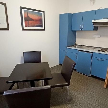Apartments Gato Karlovy Vary Dalovice エクステリア 写真