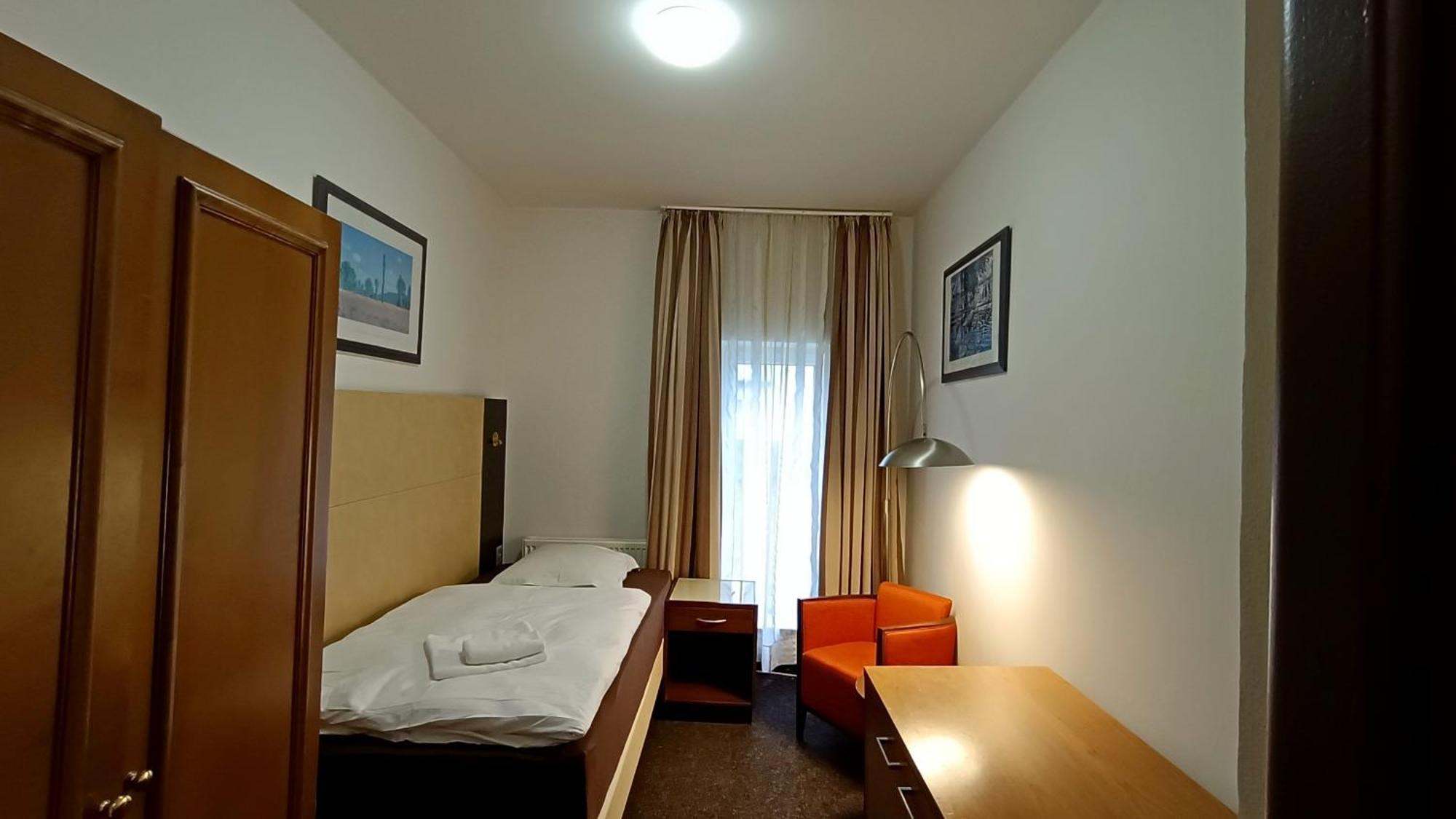 Apartments Gato Karlovy Vary Dalovice エクステリア 写真