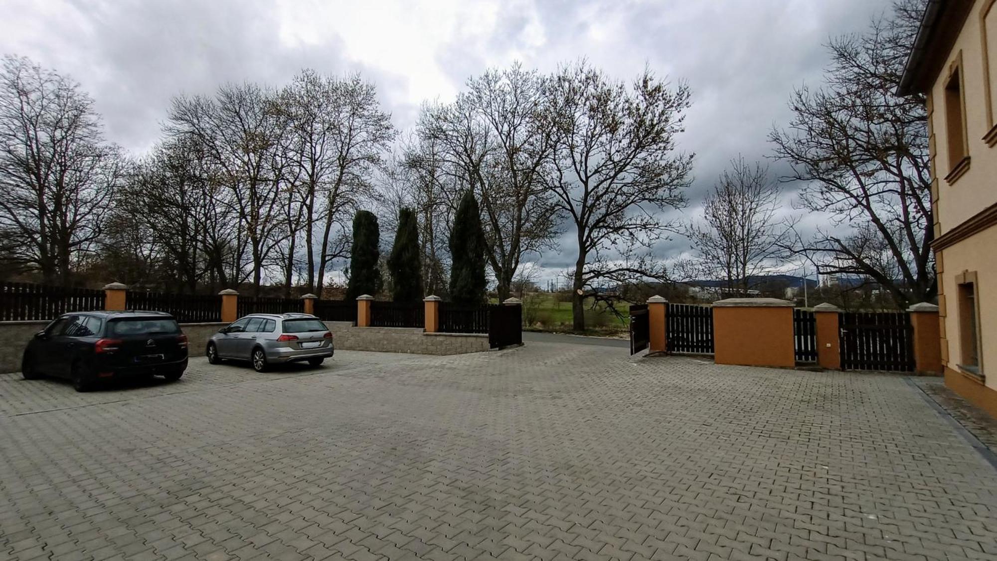 Apartments Gato Karlovy Vary Dalovice エクステリア 写真