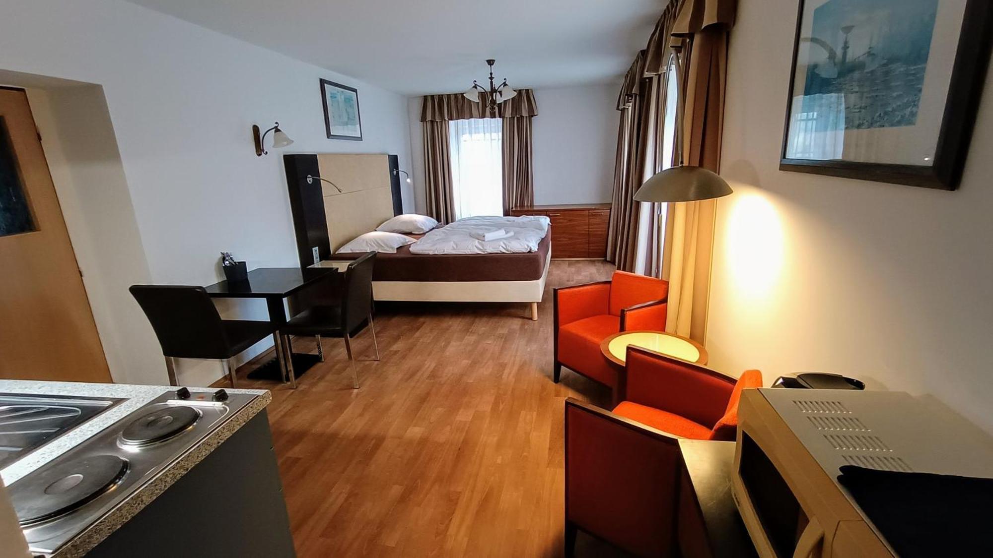 Apartments Gato Karlovy Vary Dalovice エクステリア 写真